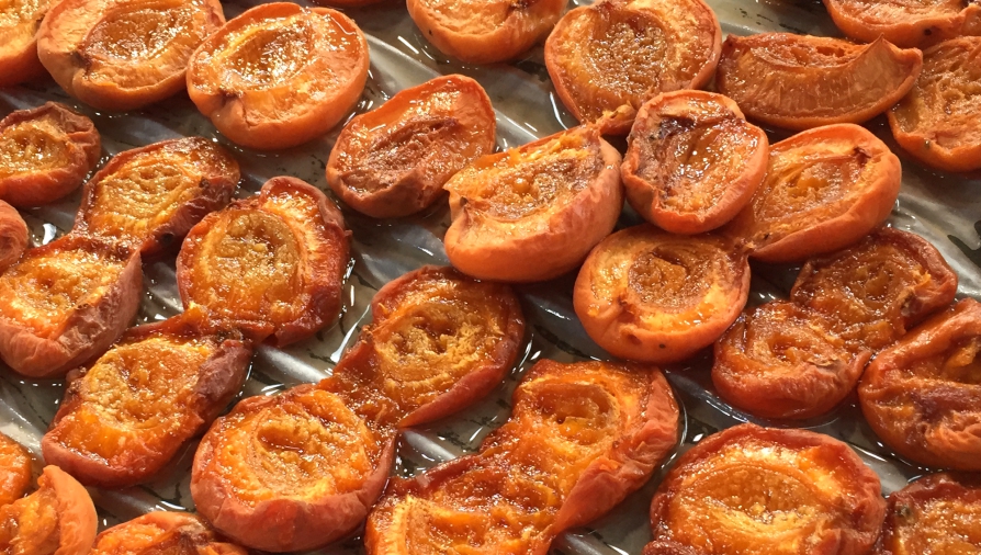 Honey roasted apricots